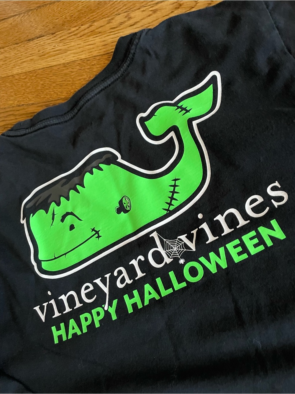 Vineyard Vines Black Long-Sleeve Halloween Whale Tee kids 12-14 medium